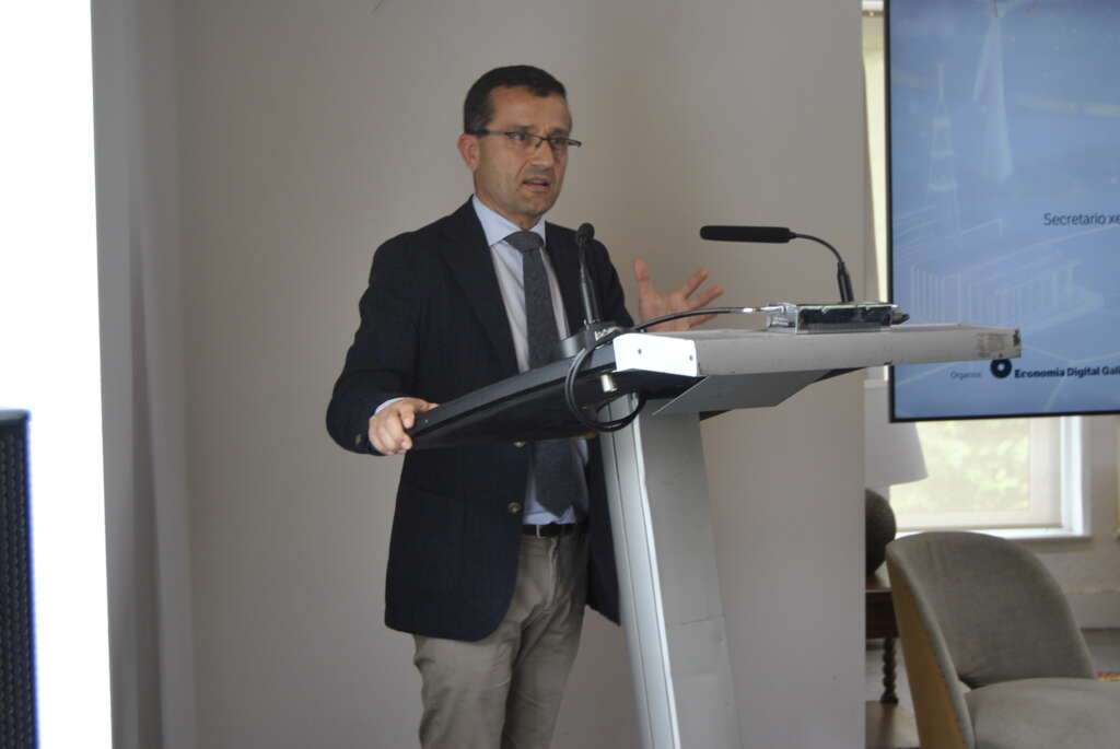 El secretario xeral de Industria e Desenvolvemento Enerxético, Nicolás Vázquez, durante su intervención en el II Foro La energía que viene, organizado por Economía Digital Galicia / Pablo Ares Heres