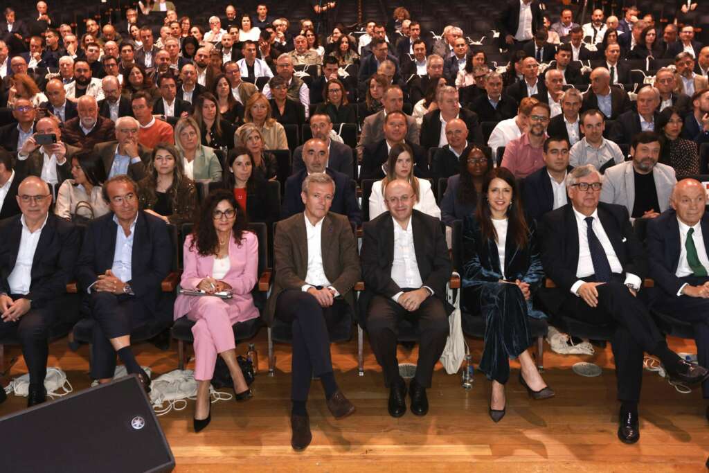 Imagen del undécimo encuentro de Vegalsa-Eroski con la industria alimentaria, celebrado en el Palacio de Congresos y Exposiciones de Santiago de Compostela / Vegalsa-Eroski