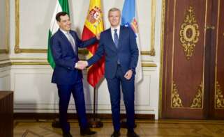 Imagen de archivo de Juanma Moreno y Alfonso Rueda, presidentes autonómicos de Andalucía y Galicia, respectivamente / Europa Press