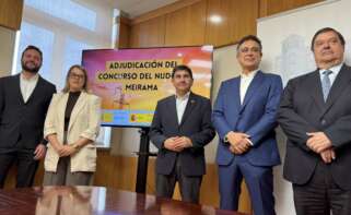Imagen de la comparecencia del delegado del Gobierno en Galicia, Pedro Blanco, y la directora del Instituto para la Transición Justa, Judith Carreras, junto al responsable de Coventina Renovables, Jesús Berzosa / Delegación del Gobierno