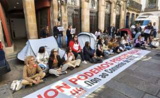 Acampada de los trabajadores del sector del comercio textil en Santiago de Compostela / Europa Press