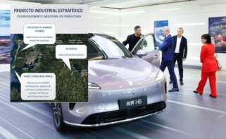 Alfonso Rueda y María Jesús Lorenzana durante una visita a SAIC en su viaje a China y un gráfico con el proyecto industrial del grupo chino en Galicia