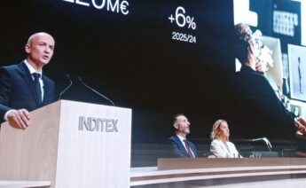 El CEO de Inditex, Óscar García Maceiras, junto a Roberto Cibeira y Marta Ortega durante su intervención en la junta general de accionistas de 2026 / C.D.P.