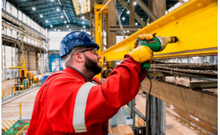 Trabajador en las instalaciones de Navantia UK en Belfast / Navantia