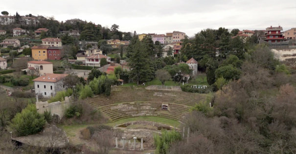 Falso teatro romano en Italia, cuyo promotor, Franco Malosso, ha sido detenido