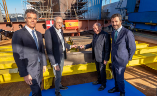 Marcos y Guillermo Freire, durante la puesta de quilla del buque de investigación Dana V para DTU / Freire Shipyard