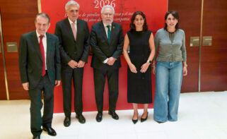 Foto de familia de la presentación del libro ‘Del refino de petróleo a la logística y el transporte. 138 años de Babé y Compañía'