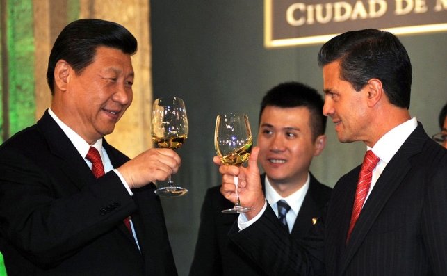 1280px Cena de Estado que en honor del Excmo. Sr. Xi Jinping, Presidente de la República Popular China, y de su esposa, Sra. Peng Liyuan (8960384656)