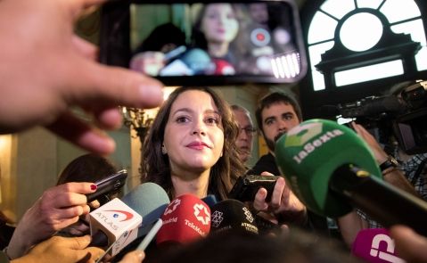 Inés Arrimadas a su llegada al Parlament de Cataluña el 31 de enero. Foto: EFE/MP