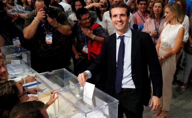 Casado no puede escorar al centro política porque Rivera se aprovecharía |EFE