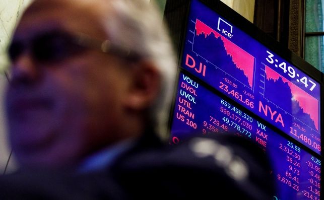 Wall Street cerró la jornada de Nochebuena con fuertes pérdidas. EFE/JUSTIN LANE
