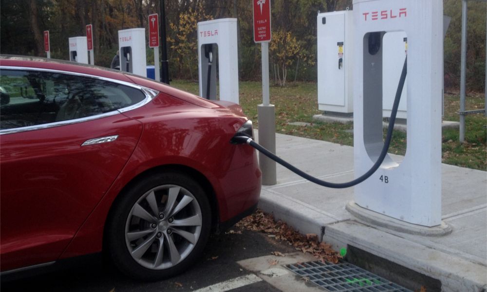 Imagen de archivo de un coche eléctricos, Tesla | Foto: EFE