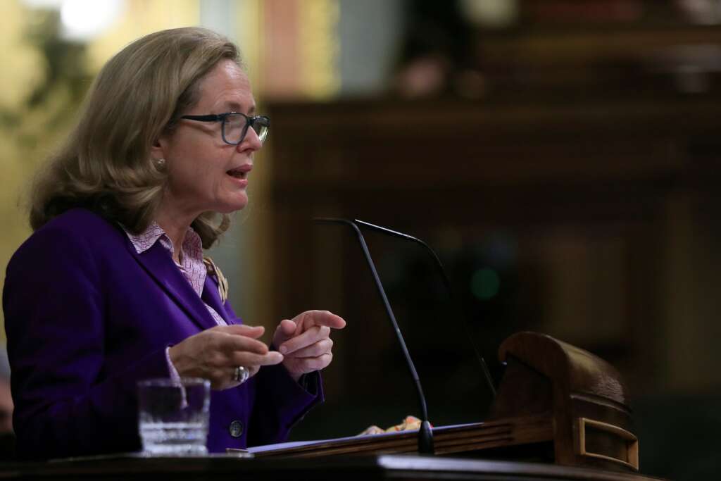 La vicepresidenta económica Nadia Calviño en el pleno del Congreso del 17 de diciembre de 2020. El Gobierno prevé que la economía crezca un 8% en 2020 | EFE/FA/Archivo