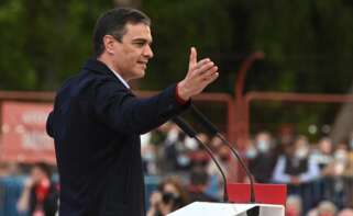 El presidente del Gobierno, Pedro Sánchez, durante el acto de cierre de campaña que los socialistas celebraron en el auditorio parque forestal Entrevias. EFE/Fernando Villar