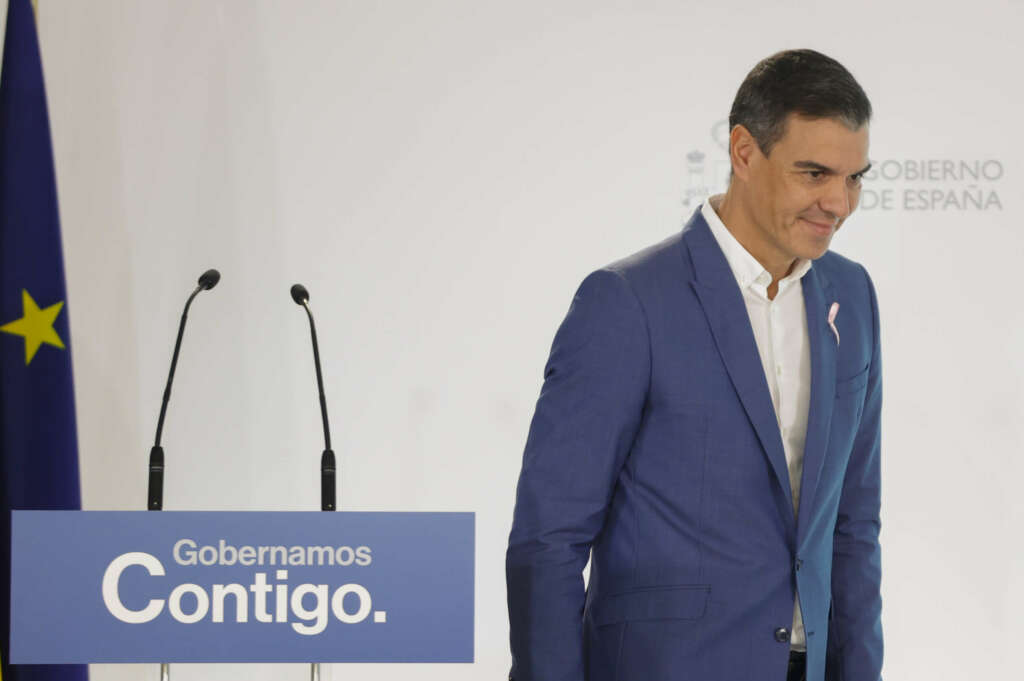 MADRID, 19/10/2022.- El presidente del Gobierno, Pedro Sánchez, durante la firma del convenio que impulsará la Operación Campamento para ceder terrenos del antiguo acuartelamiento madrileño para construir 12.000 viviendas. EFE/ Mariscal