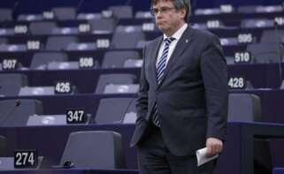 Fotografía de archivo (03/05/2022) del expresidente de la Generalitat catalana Carles Puigdemont que ha sido exonerado del delito de sedición, por el magistrado Pablo Llarena, que instruye en el Tribunal Supremo la causa por el proceso de independencia de Cataluña, pero mantiene su procesamiento por malversación y desobediencia. EFE/Julien Warnand