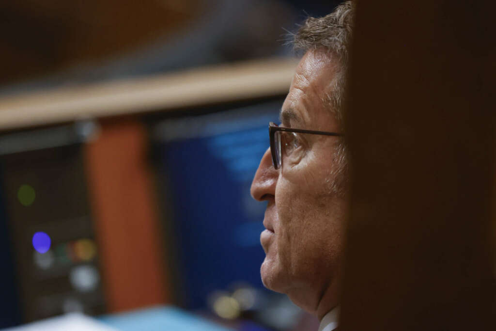 -FOTODELDIA- MADRID, 16/11/2023.- El líder del PP, Alberto Núñez Feijóo, en el Congreso durante la segunda jornada del debate de la investidura este jueves en Madrid. El secretario general del PSOE, Pedro Sánchez, previsiblemente, logrará ser reelegido presidente del Gobierno tras superar la investidura con el apoyo de 179 diputados. EFE/ Juan Carlos Hidalgo