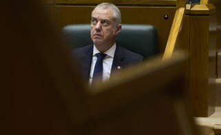 VITORIA, 22/12/2023.- El lehendakari, Iñigo Urkullu, durante el debate de los presupuestos vascos para el ejercicio 2024 celebrado este viernes en el Parlamento vasco en Vitoria. EFE/ Adrian Ruiz Hierro