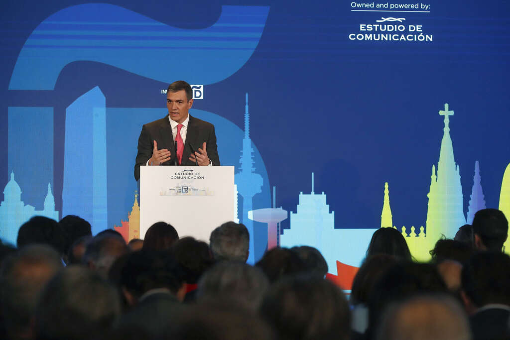 MADRID, 11/01/2024.- El presidente del Gobierno, Pedro Sánchez, interviene en la clausura el foro de inversión "Spain Investors Day", este jueves en un céntrico hotel de Madrid. EFE/ J.P.Gandul