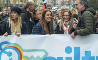 BILBAO, 16/01/2024.-Fotografía de archivo del 13/01/2024 donde la actriz Itziar Ituño (c) participó en la manifestación de Bilbao, convocada por la organización de apoyo a los presos de ETA Sare bajo el lema "?Konponbiderako Giltzak, Llaves para la resolución" .El concesionario BMW Lurauto ha anunciado el cese de su colaboración con la actriz Itziar Ituño tras participar en la manifestación del pasado sábado en Bilbao en favor de los presos de ETA. EFE/Javier Zorrilla