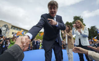 ELNA (FRANCIA), 06/04/2024.- El candidato de JxCat y expresidente de la Generalitat, Carles Puigdemont (c), protagoniza este sábado un acto en Elna, en el sur de Francia, para presentar su candidatura a las elecciones catalanas del 12 de mayo. EFE/David Borrat.