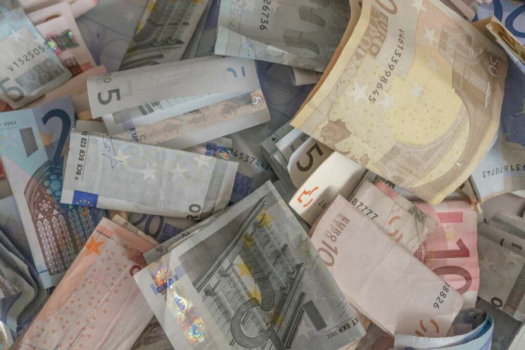 Billetes. Foto: Pixabay.