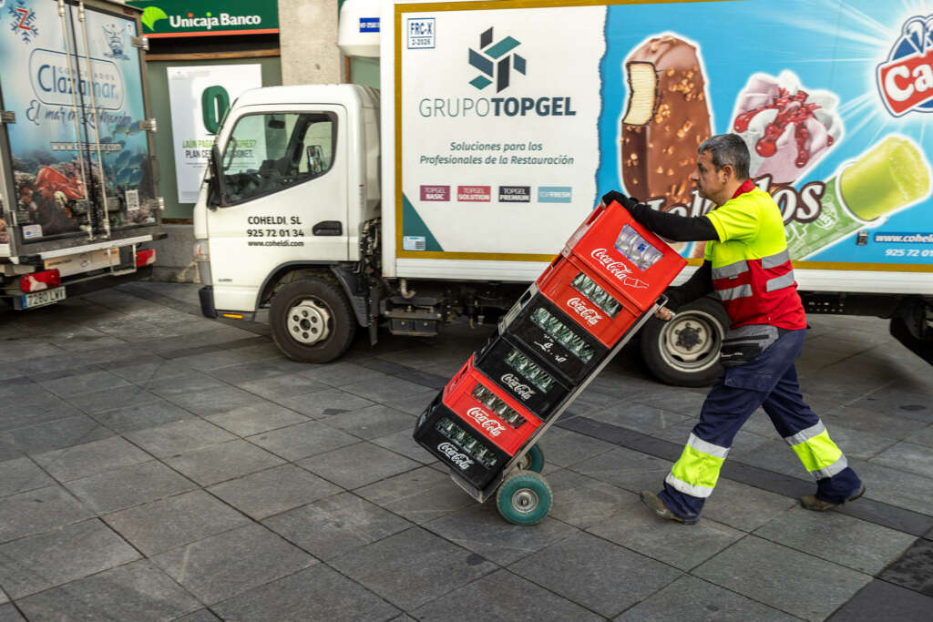 Un trabajador. EFE/Ismael Herrero