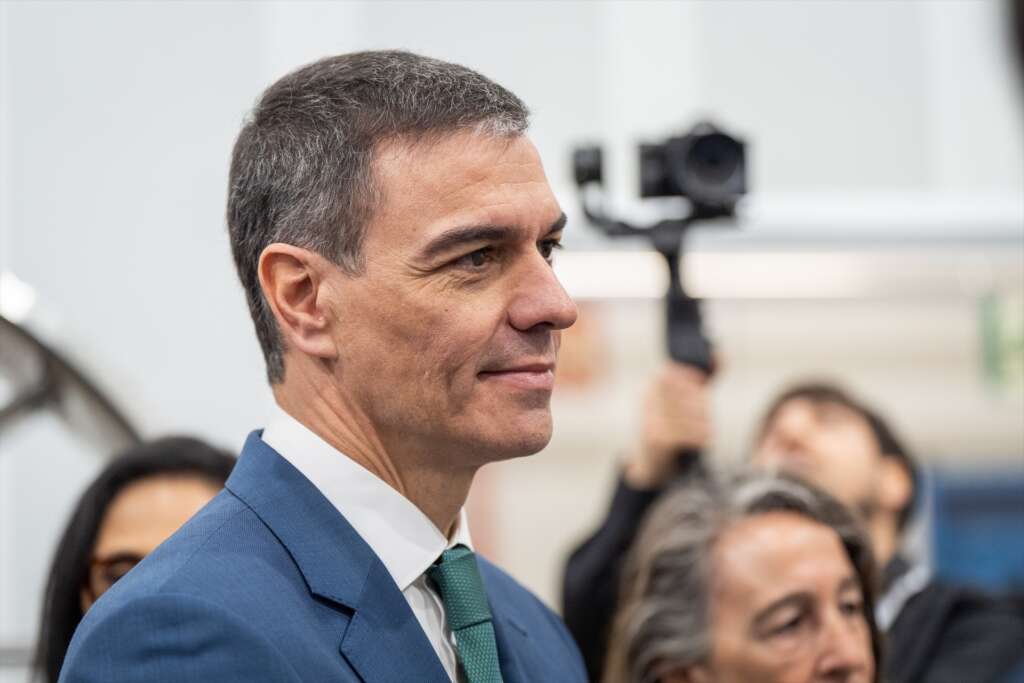 (Foto de ARCHIVO)
El presidente del Gobierno, Pedro Sánchez, durante la inauguración del centro de fabricación aeroespacial avanzada (ADMIRE) de ITP Aero, en el Parque Tecnológico nº300, a 27 de febrero de 2025, en Zamudio, Vizcaya, País Vasco (España). La empresa ITP Aero ha inaugurado hoy su centro de fabricación aeroespacial avanzada (ADMIRE), con una inversión de 24 millones de euros y donde trabajarán 150 profesionales. El centro permitirá investigar nuevos materiales, desarrollar nuevas piezas de alta complejidad y potenciar las reparaciones de piezas antiguas. De esta forma, esperan abordar el crecimiento acelerado de la aviación comercial y las nuevas necesidades del programa FCAS.

Iñaki Berasaluce / Europa Press
27 FEBRERO 2025;AEROESPACIAL;FÁBRICA;INAUGURACIÓN
27/2/2025