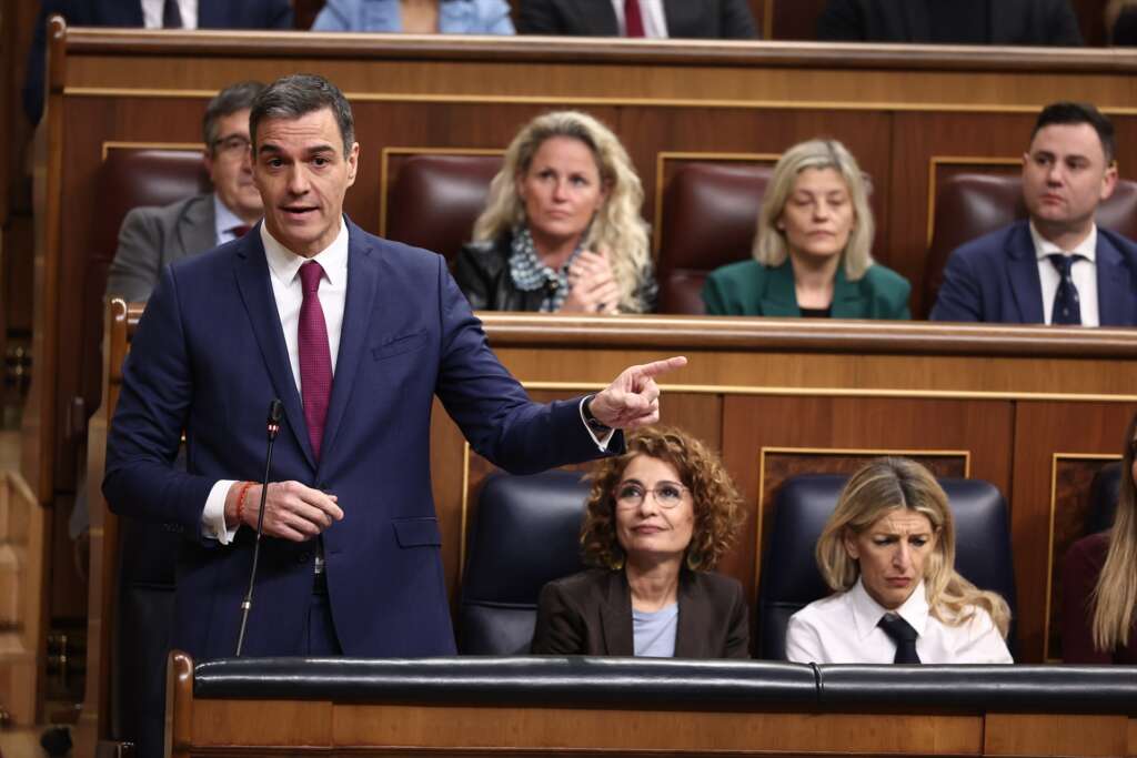 (Foto de ARCHIVO)
El presidente del Gobierno, Pedro Sánchez, interviene durante una sesión de control al Gobierno, en el Congreso de los Diputados, a 19 de marzo de 2025, en Madrid (España). El gasto en defensa protagoniza la sesión de control al Gobierno tras la reunión del presidente del Gobierno con los grupos parlamentarios. Además, han hablado del acuerdo de ayer entre el Gobierno y Junts sobre la modificación de la Ley de Extranjería y el reparto de menores migrantes de Canarias.

Eduardo Parra / Europa Press
19 MARZO 2025;DEFENSA;CONGRESO
19/3/2025