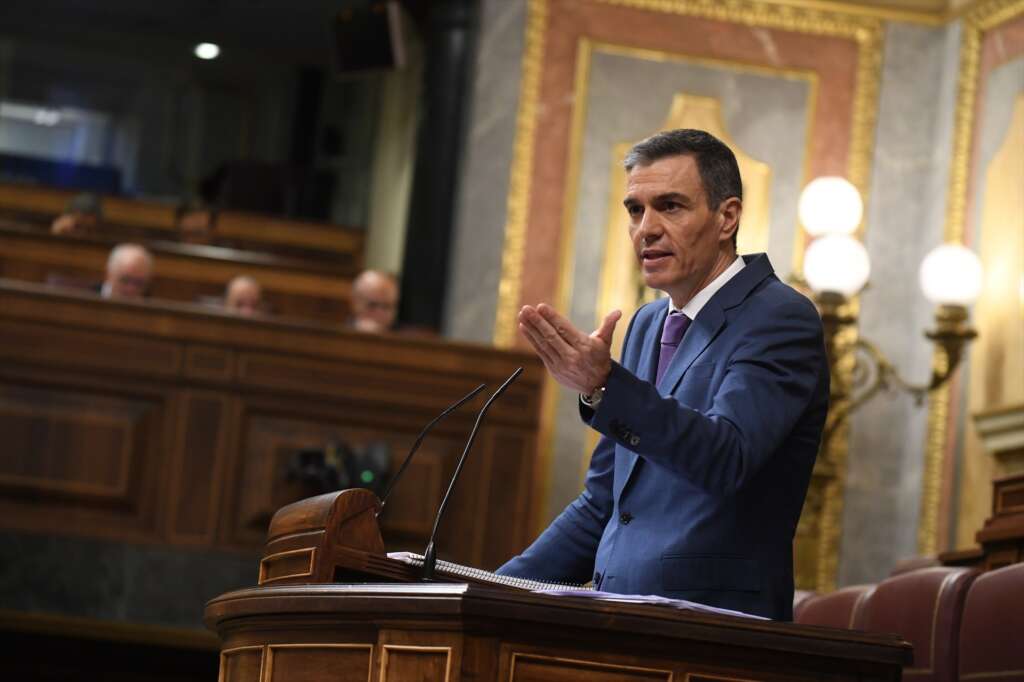 (Foto de ARCHIVO) El presidente del Gobierno, Pedro Sánchez, interviene durante una sesión plenaria, en el Congreso de los Diputados, a 7 de mayo de 2025, en Madrid (España). El presidente del Gobierno comparece en el Congreso para dar explicaciones sobre el aumento del gasto en Defensa y del apagón masivo de la semana pasada. Además, está previsto que anuncie medidas destinadas al refuerzo del sistema eléctrico. Fernando Sánchez / Europa Press 07/5/2025