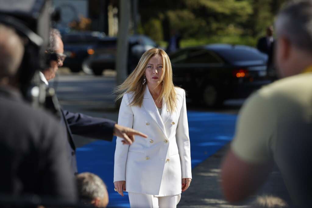 (Foto de ARCHIVO) La presidenta de Italia, Giorgia Meloni, a su llegada al Palacio de Congresos de Granada para participar en la cumbre de la Comunidad Política Europea (CPE), a 5 de octubre de 2023, en Granada, Andalucía (España). 50 jefes de Estado y de Gobierno europeos asisten hoy a la cumbre de la Comunidad Política Europea (CPE), una de las reuniones que se celebran con motivo de la Presidencia española de la UE. Se trata de la tercera cita de este foro intergubernamental que tiene como objetivo principal mostrar la unidad europea frente a Rusia. Entre los asistentes estarán los líderes de los 27 estados miembro de la UE, así como el primer ministro británico, el presidente turco, o los dirigentes de los países de los Balcanes Occidentales. Álex Cámara / Europa Press 05 OCTUBRE 2023;CUMBRE;UE;EUROPA;REUNIÓN;CPE 05/10/2023