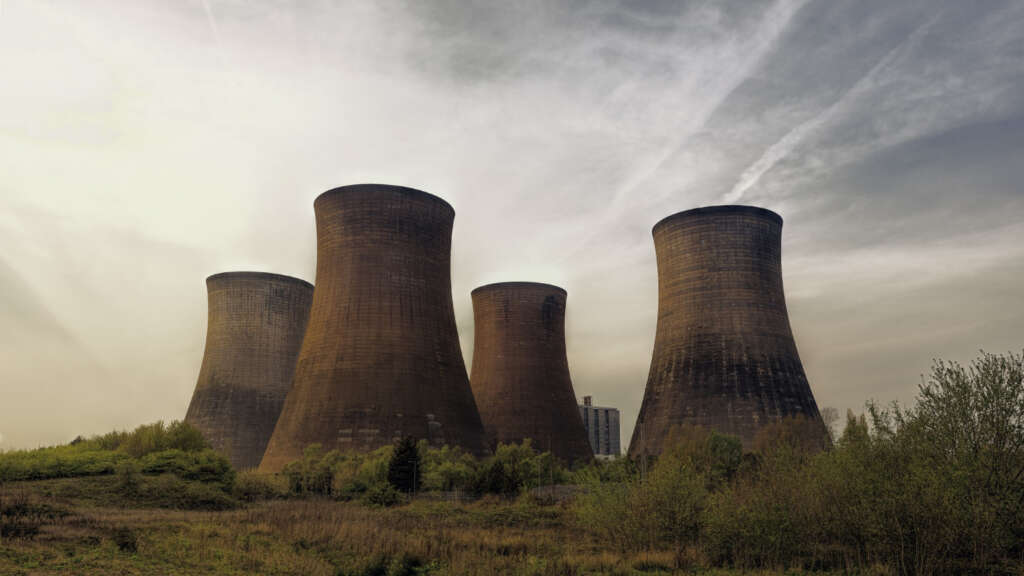 Una central nuclear. Foto: Freepik.
