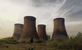 Una central nuclear. Foto: Freepik.