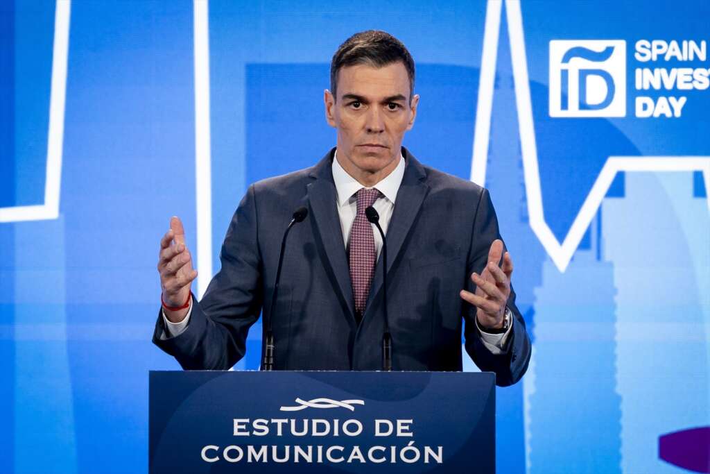 (Foto de ARCHIVO) El presidente del Gobierno, Pedro Sánchez, interviene durante la clausura de la XVI edición del foro financiero internacional 'Spain Investors Day', a 15 de enero de 2026, en Madrid (España). Durante los días 14 y 15 de enero, el foro Spain Investors Day (SID) ha vuelto a reunir en su XVI edición a diversos profesionales españoles y grandes inversores internacionales para dar a conocer la situación actual de las principales empresas cotizadas españolas A. Pérez Meca / Europa Press 15 ENERO 2026;ECONOMÍA;EMPRESA;SID;SPAIN INVESTORS DAY;CLAUSURA; 15/1/2026