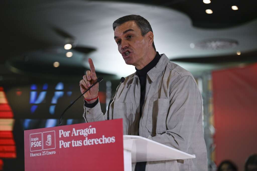 El secretario general del PSOE y presidente del Gobierno, Pedro Sánchez, participa en un mitin de campaña, a 25 de enero de 2026, en Huesca, Aragón (España). La campaña de las elecciones autonómicas de Aragón ya está en marcha y culminará el próximo domingo 8 de febrero de 2026, cuando los ciudadanos están llamados a las urnas para elegir al nuevo presidente de la comunidad y la composición de las Cortes de Aragón. La convocatoria se produce tras el adelanto electoral anunciado por el hasta ahora presidente autonómico, Jorge Azcón (PP). Verónica Lacasa / Europa Press 25 ENERO 2026;CAMPAÑA ELECTORAL;ELECCIONES AUTONÓMICAS 25/1/2026