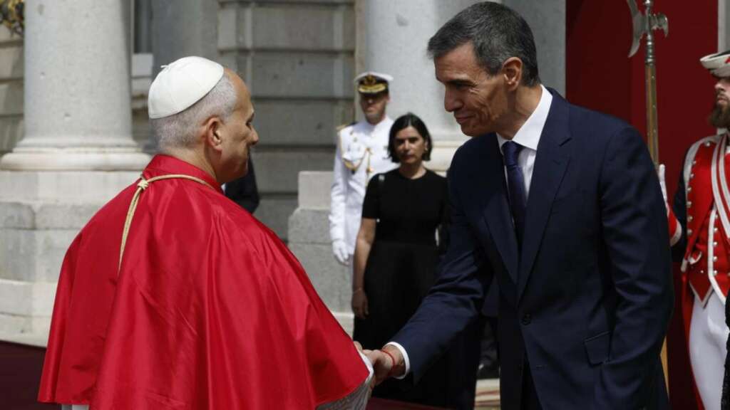 Sánchez ha evitado los encuentros públicos con la sociedad civil con la visita del Papa.