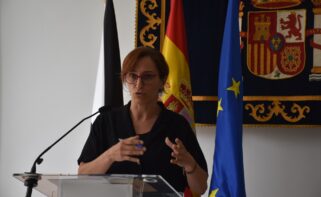(Foto de ARCHIVO) La ministra de Sanidad, Mónica García, ofrece declaraciones a los medios tras su reunión con el presidente de Ceuta, a 16 de agosto de 2026, en Ceuta (España). La ministra de Sanidad visita la Ciudad Autónoma de Ceuta para conocer de primera mano la situación sanitaria y mantener diversos encuentros institucionales y con representantes del ámbito sanitario y social. Gabriela Sardá Núñez / Europa Press 16 AGOSTO 2026 CRISIS MIGRATORIA;CRISIS SANITARIA 16/8/2026