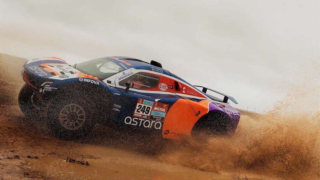 Este año, el equipo Astara competirá en el Dakar con tres tripulaciones, lideradas por Óscar Fuertes, Laia Sanz y Carlos Checa.