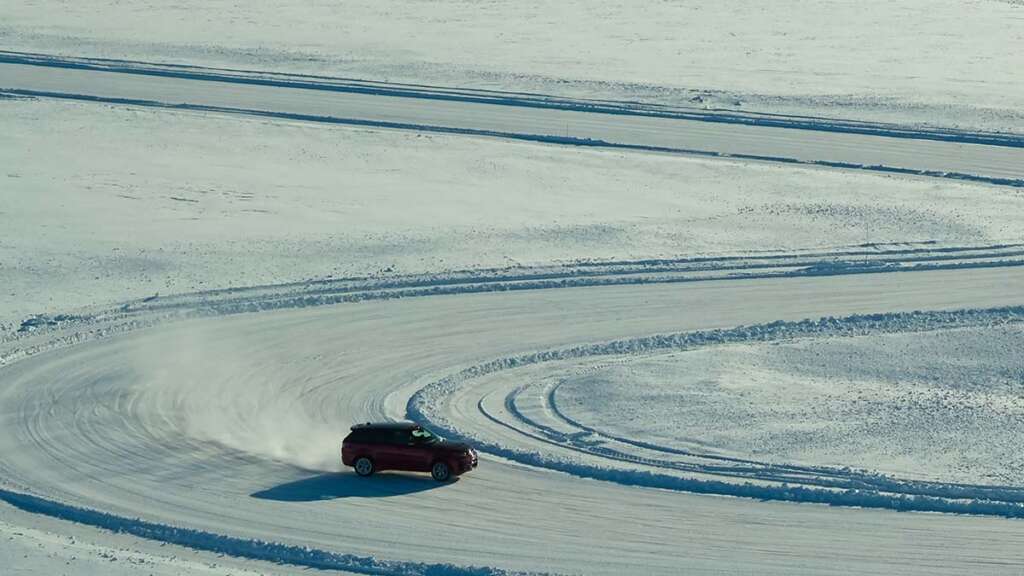 El Range Rover Sport, en un circuito helado en Arjeplog (Suecia).