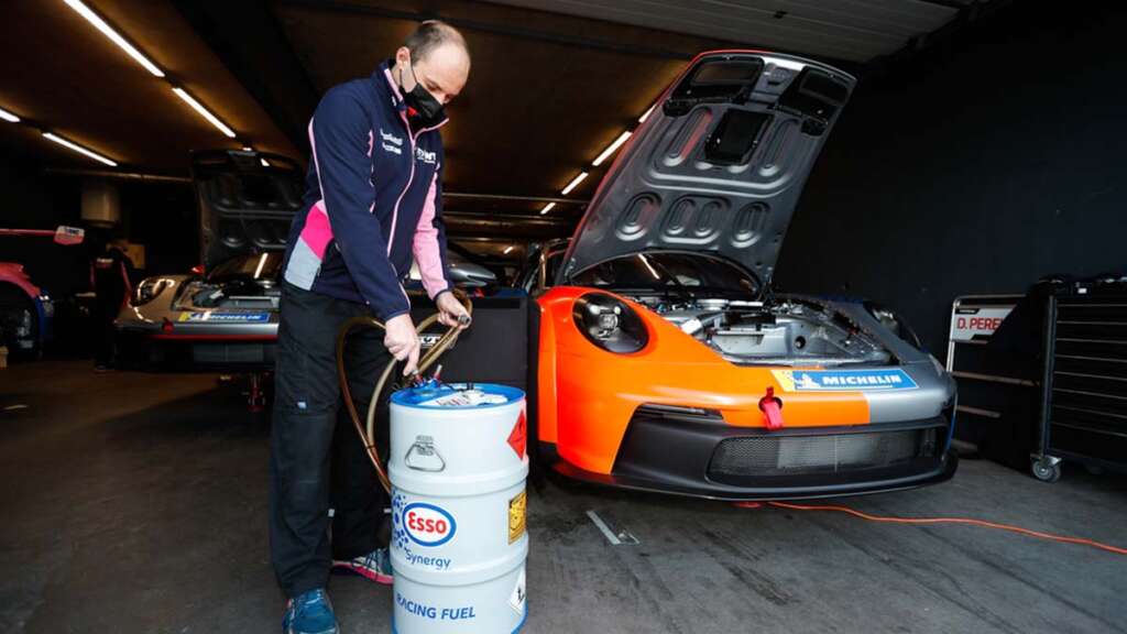 La Porsche Supercup será, a partir del próximo año, la primera competición en la que todos sus participantes empleen combustible sintético con un balance prácticamente neutro de carbono.