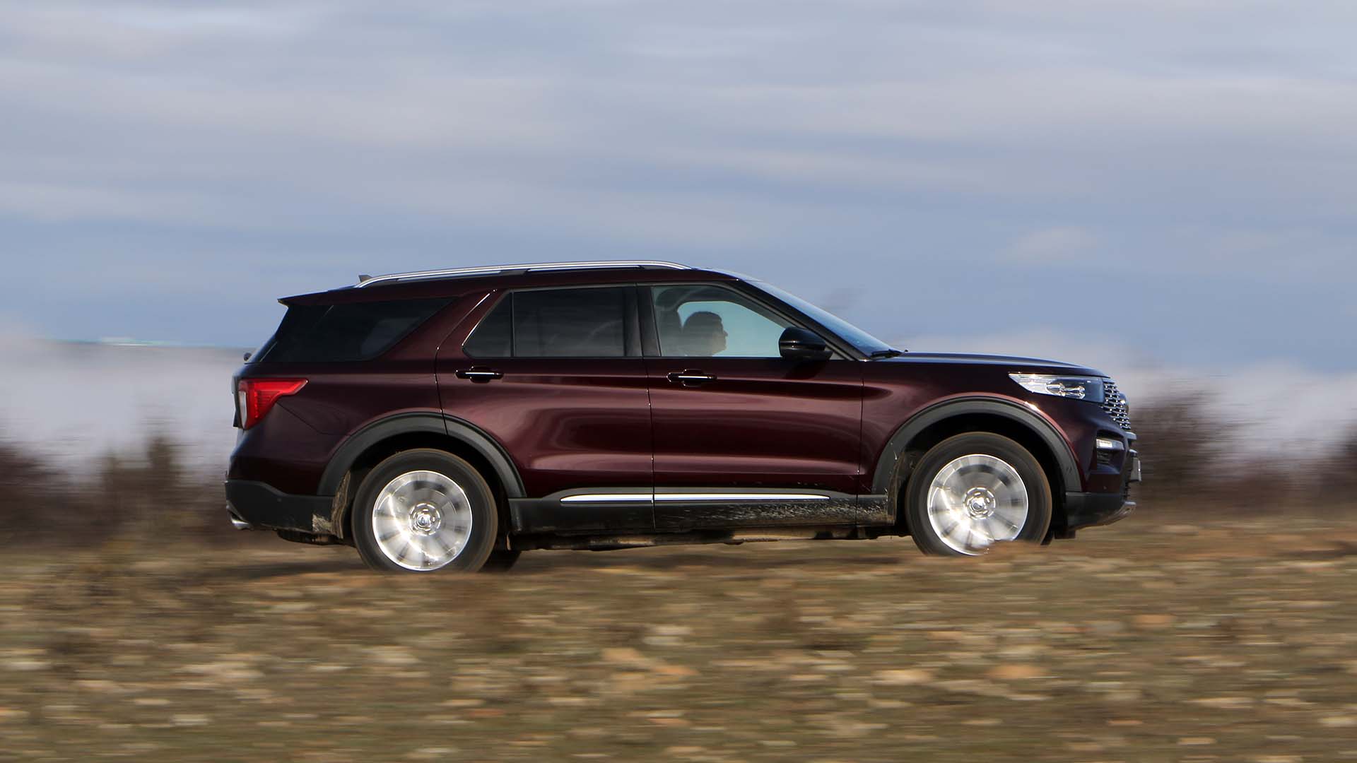 Ford Explorer PHEV Platinum.