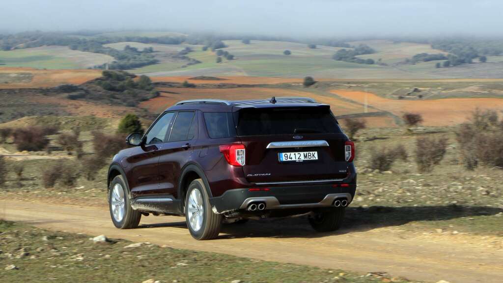 Ford Explorer PHEV Platinum.