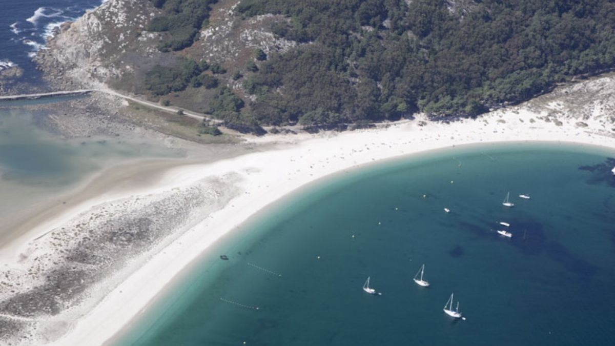 playa rodas turismo galicia
