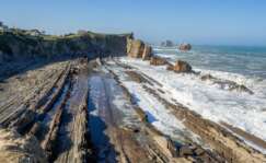Playa en la Costa Quebrada (Cantabria)