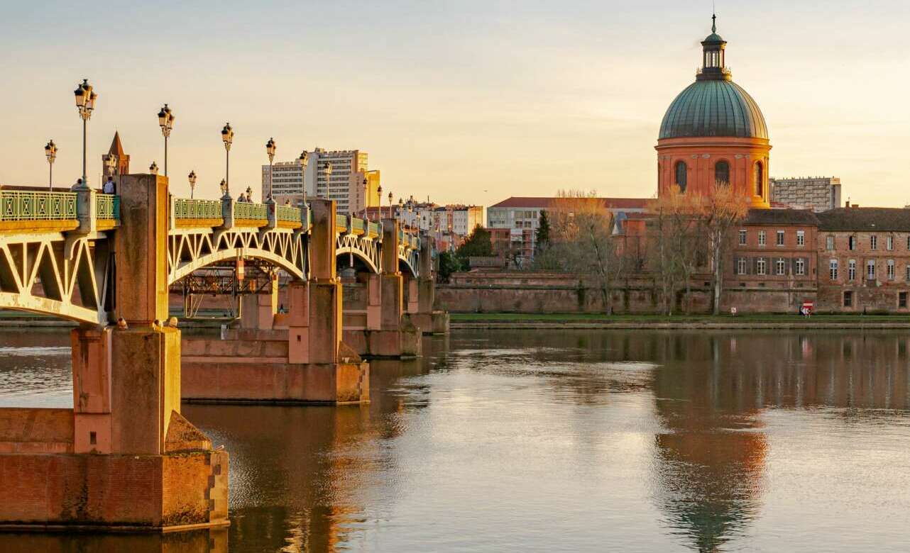 Pont Saint Pierre y la Capilla de La Grave en Toulouse