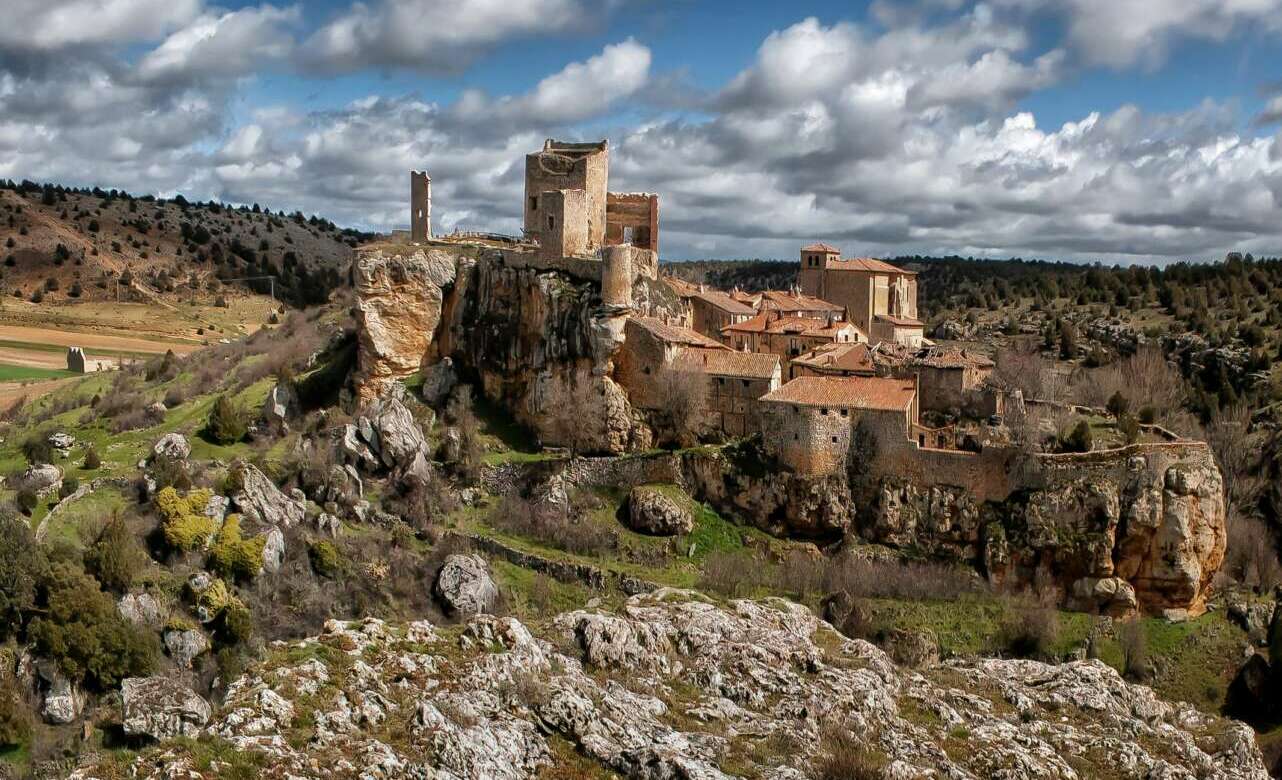 Vista de Calatañazor, Soria.