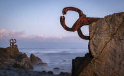 La escultura El peine del viento de Eduardo Chillida en San Sebastián.