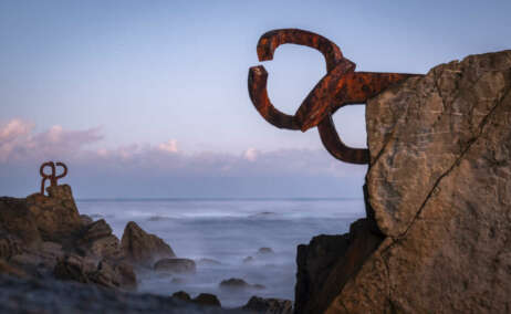 La escultura El peine del viento de Eduardo Chillida en San Sebastián.