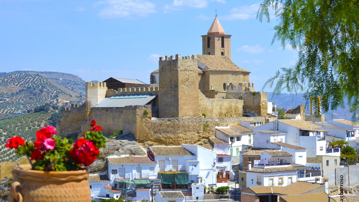El pueblo de Iznájar en Córdoba