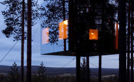 La habitación mirror cube del Treehotel